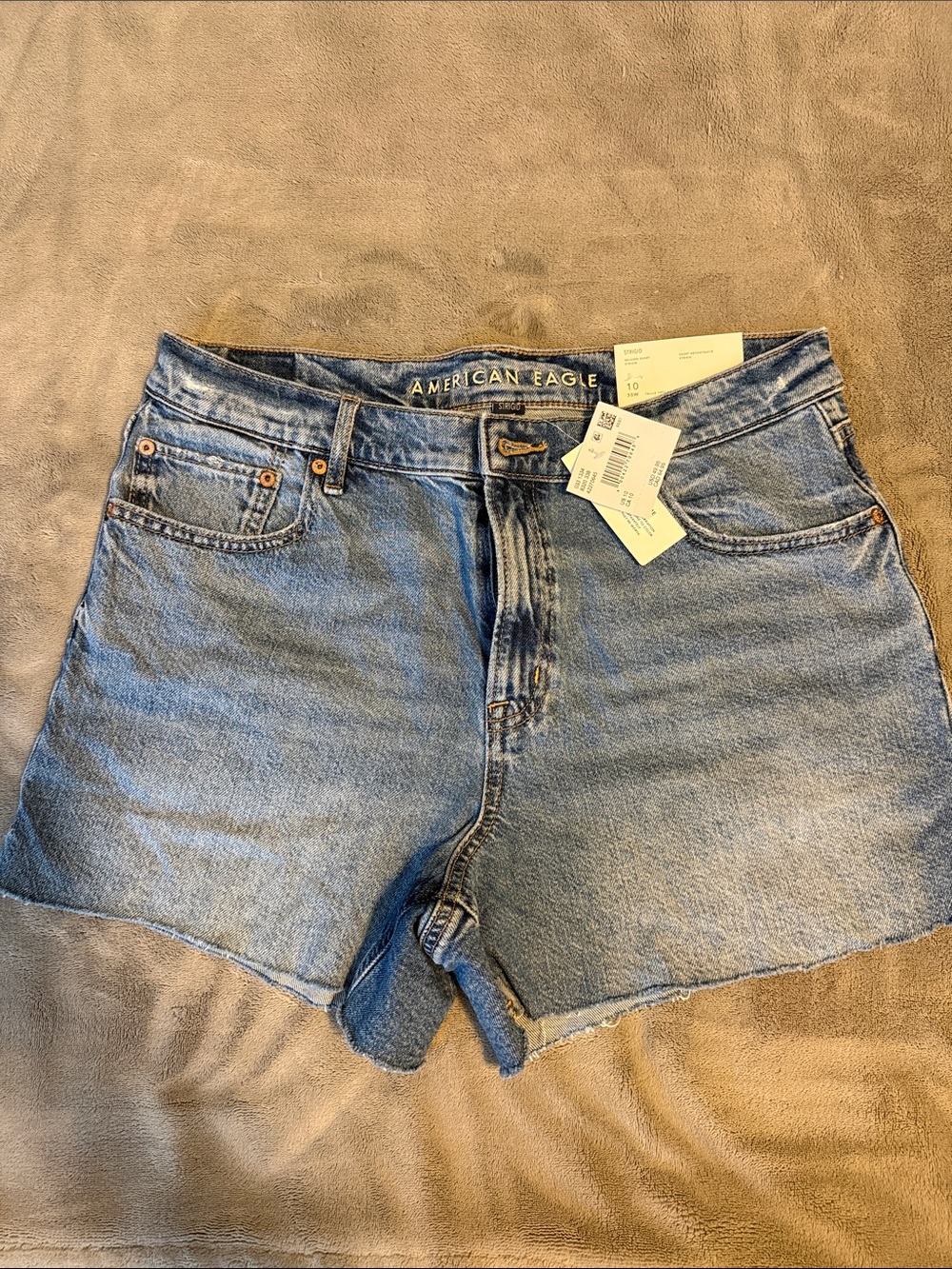 American Eagle Outfitters Light Blue High-Rise Raw Hem Denim Shorts - Picture 5 of 5